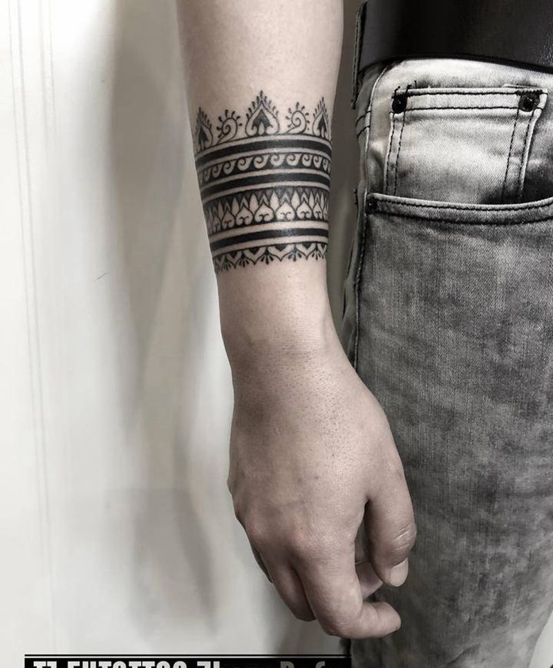 小臂臂环纹身图片_手臂图腾点刺几何臂环线条纹身图案