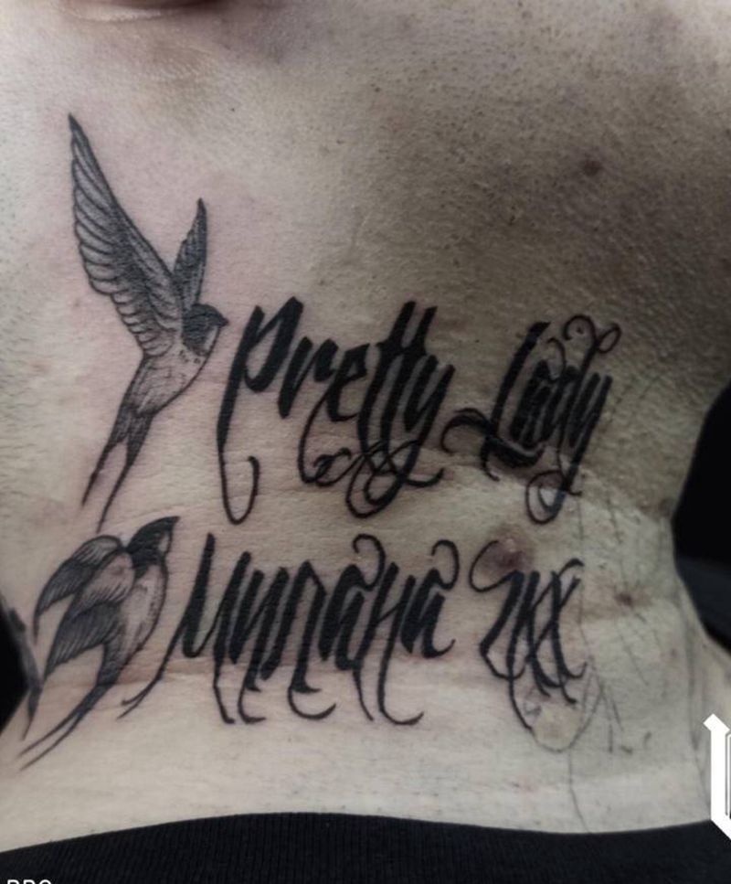 脖颈 花体字纹身图片_颈部花体字纹身图案