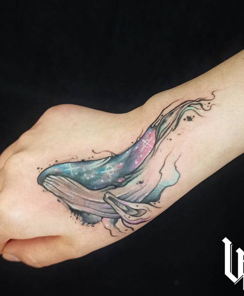 鲸鱼遮盖纹身图片_手臂腰部水彩水墨遮盖鲸鱼星空纹身图案