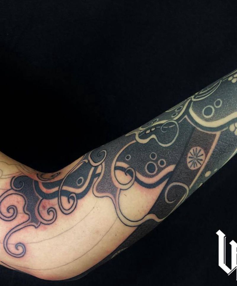 日式金鱼九分袖花臂纹身图片_手臂老传统日式纹身图案