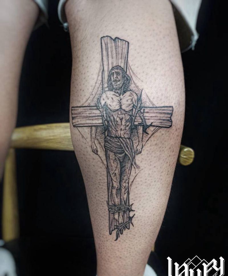 十字架 耶稣纹身图片_背部腿部图腾点刺十字架耶稣纹身图案