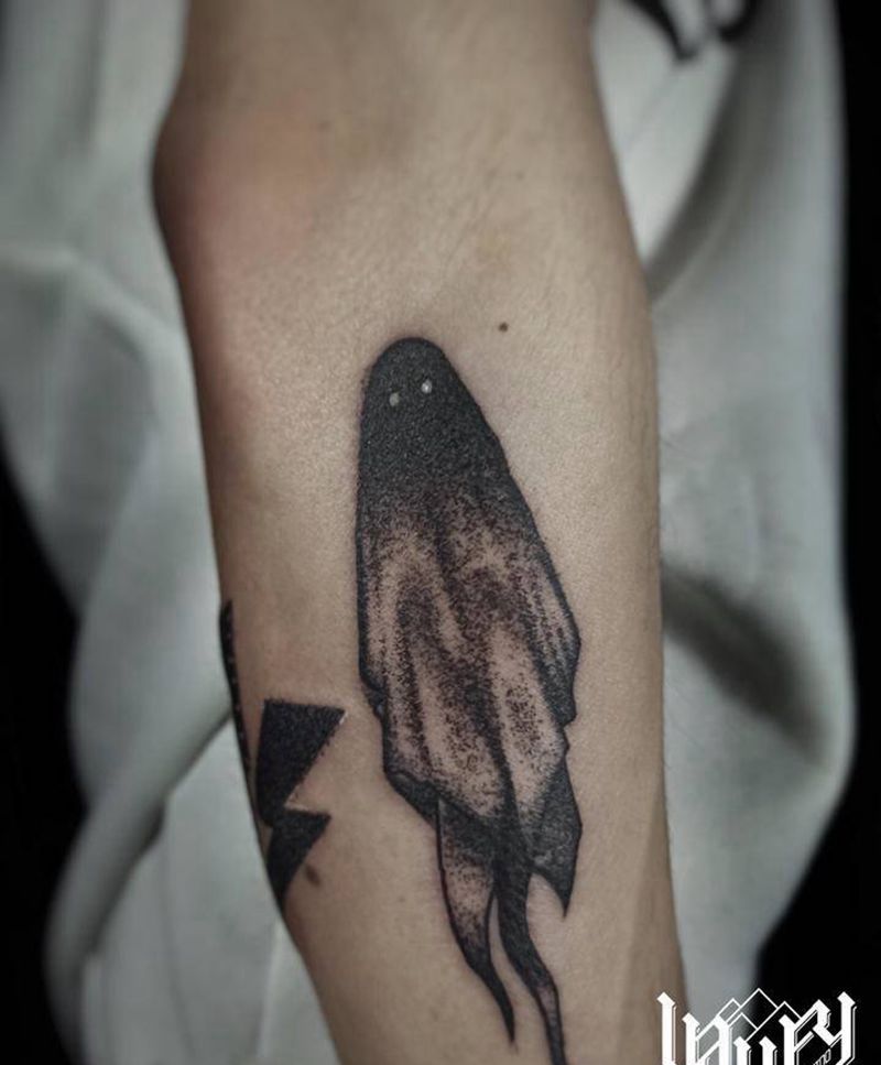 暗黑  小鬼魂纹身图片_手臂点刺水墨暗黑 鬼魂万圣节纹身图案