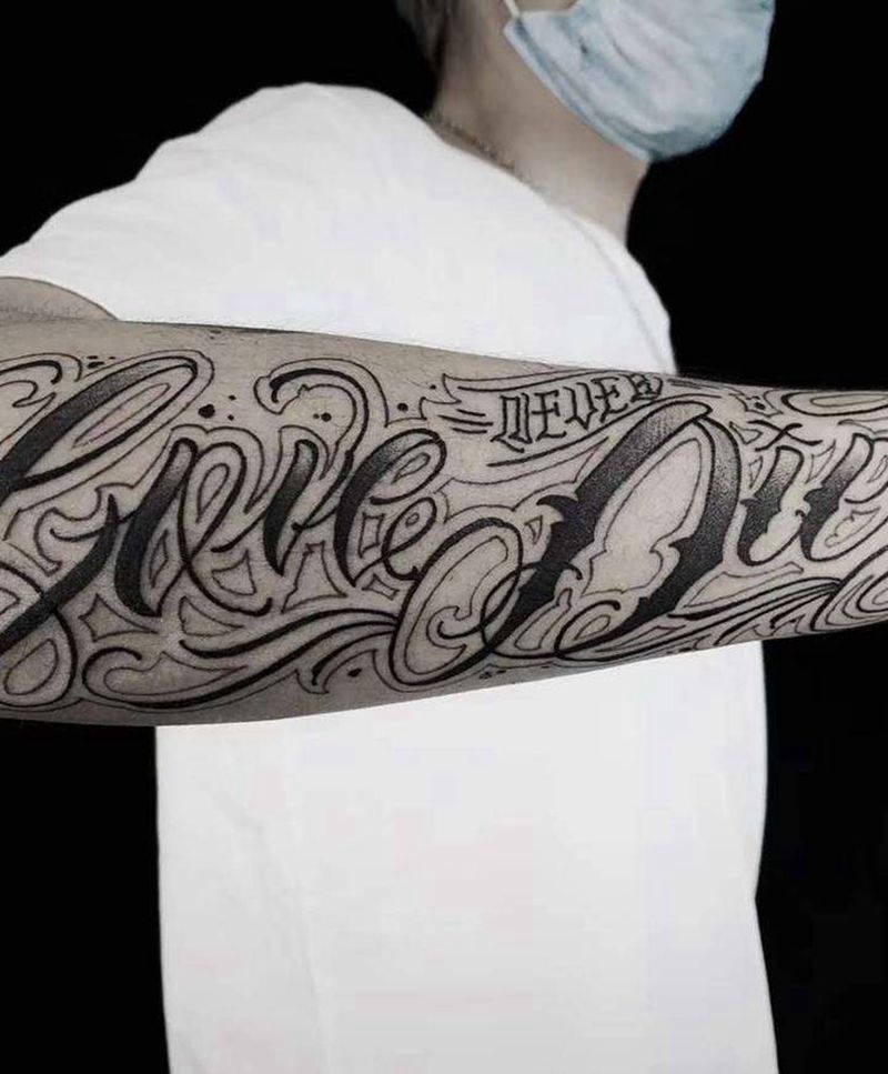 花体字纹身图片_手臂腿部点刺花体字花体字满背花臂纹身图案