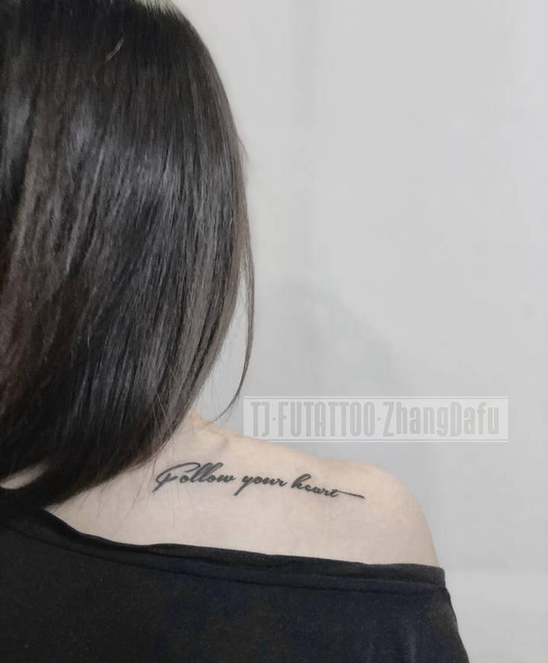 英文纹身图片_肩部背部图腾花体字字体英文小清新纹身图案