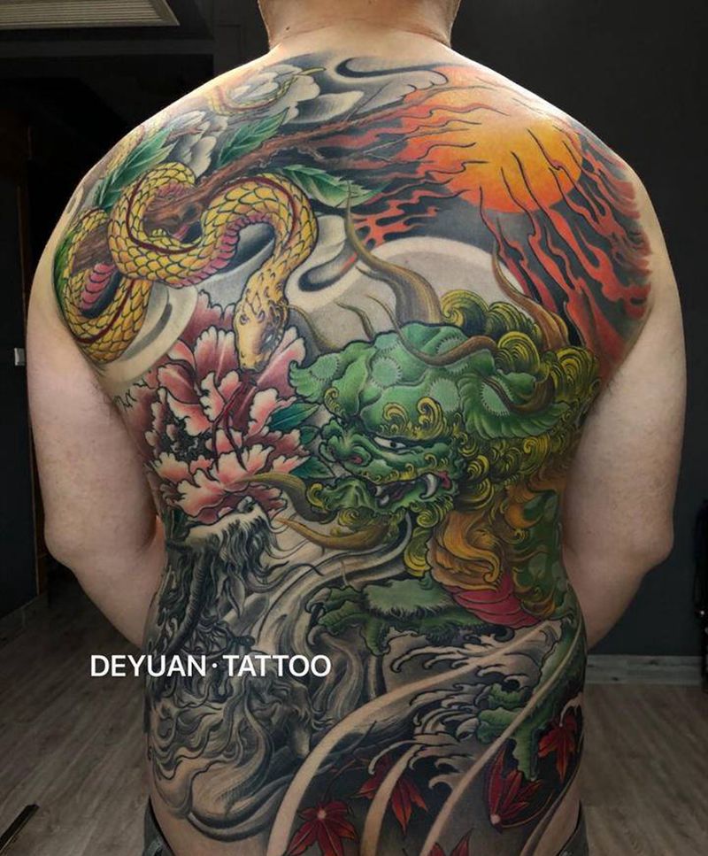 唐狮 白泽 金蟒纹身图片_背部新传统纹身图案