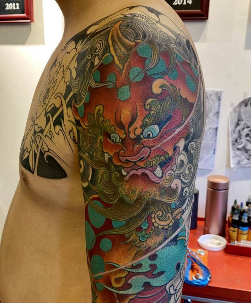 小雅半甲彩色唐狮上色。未完成。纹身图片_胸部臀部新传统纹身图案