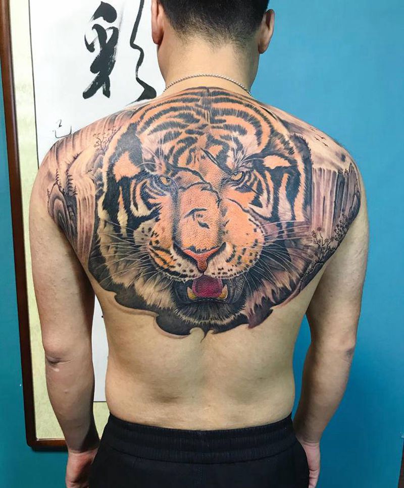 老虎纹身图片_背部纹身图案
