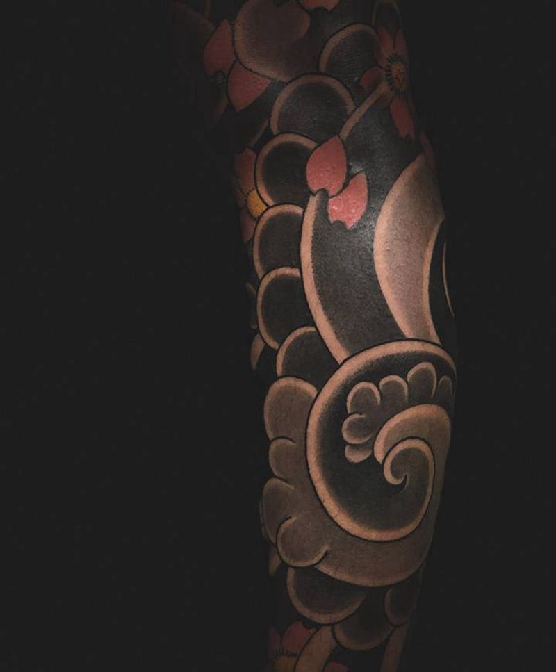 樱花腿细节纹身图片_脚部老传统纹身图案