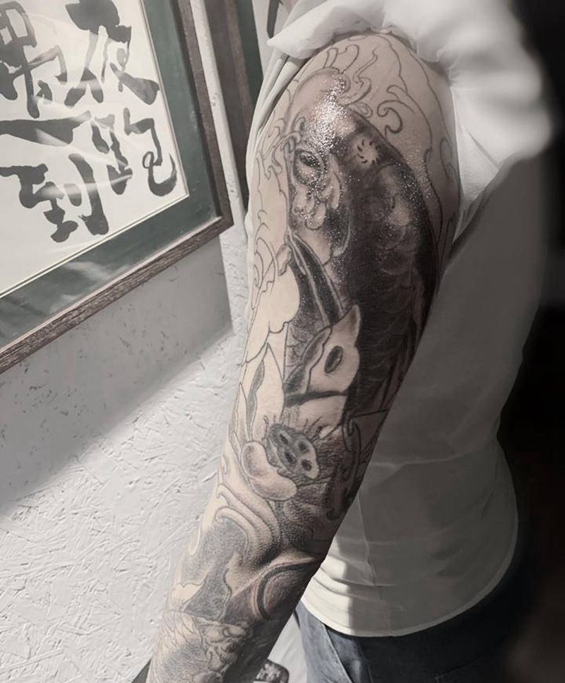 鲤鱼荷花未完成纹身图片_手臂传统纹身图案