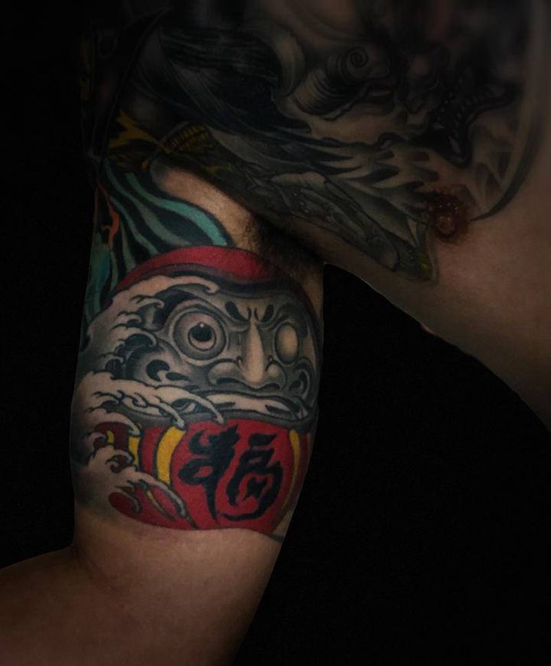 达摩纹身图片_手臂老传统纹身图案