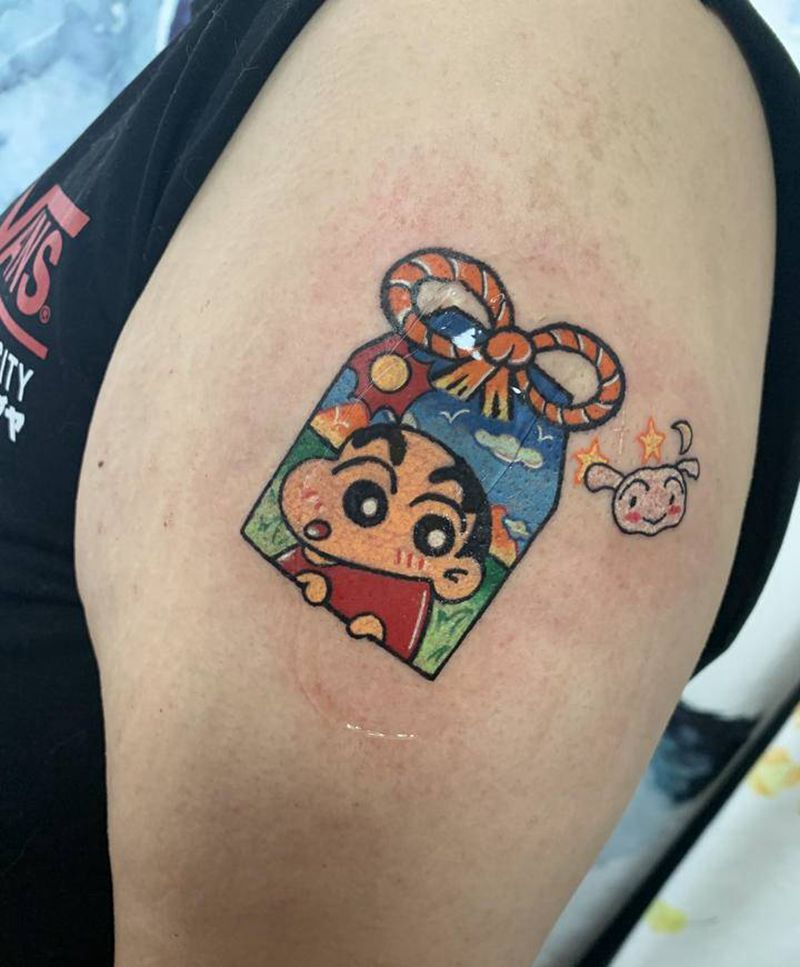 蜡笔小新福袋纹身图片_手臂欧美写实新传统纹身图案