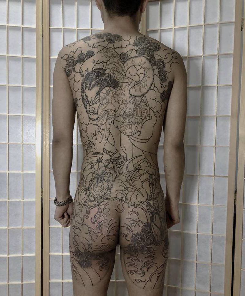武松打虎纹身图片_背部老传统纹身图案