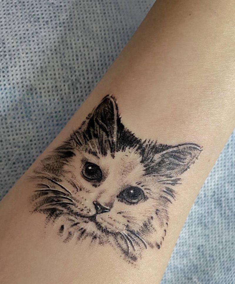 铲屎官的最爱纹身图片_手臂欧美写实点刺宠物清新纹身图案