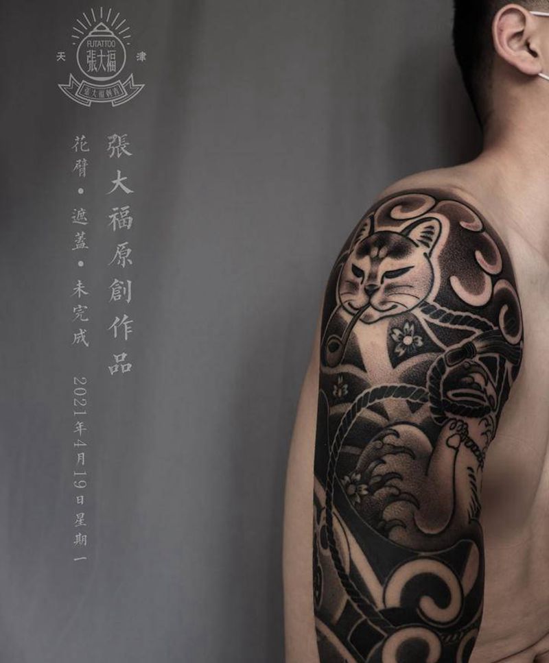 原创 花臂 遮盖纹身图片_手臂老传统纹身猫遮盖花臂纹身图案