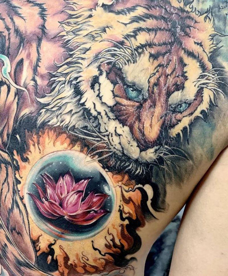 连续四天遮盖虎纹身图片_背部新传统纹身图案