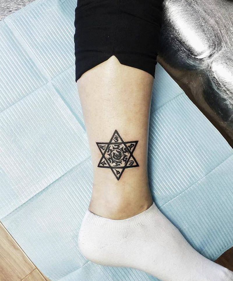 脚踝图腾纹身图片_腿部图腾纹身图案