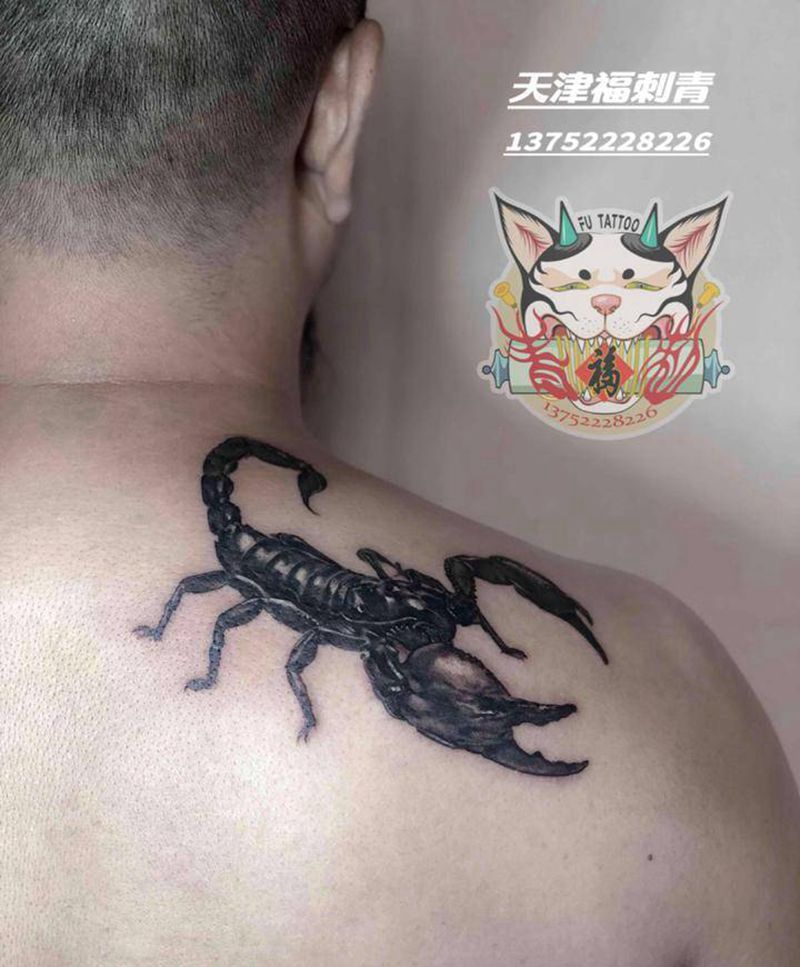 蝎子纹身图片_背部欧美写实蝎子纹身图案