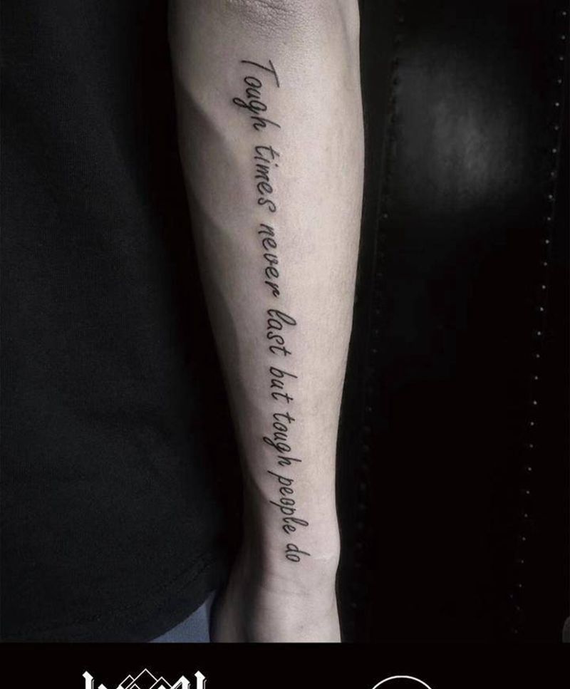 写英文啊写英文纹身图片_手臂花体字纹身图案