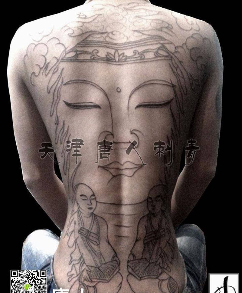 满背割线完成纹身图片_