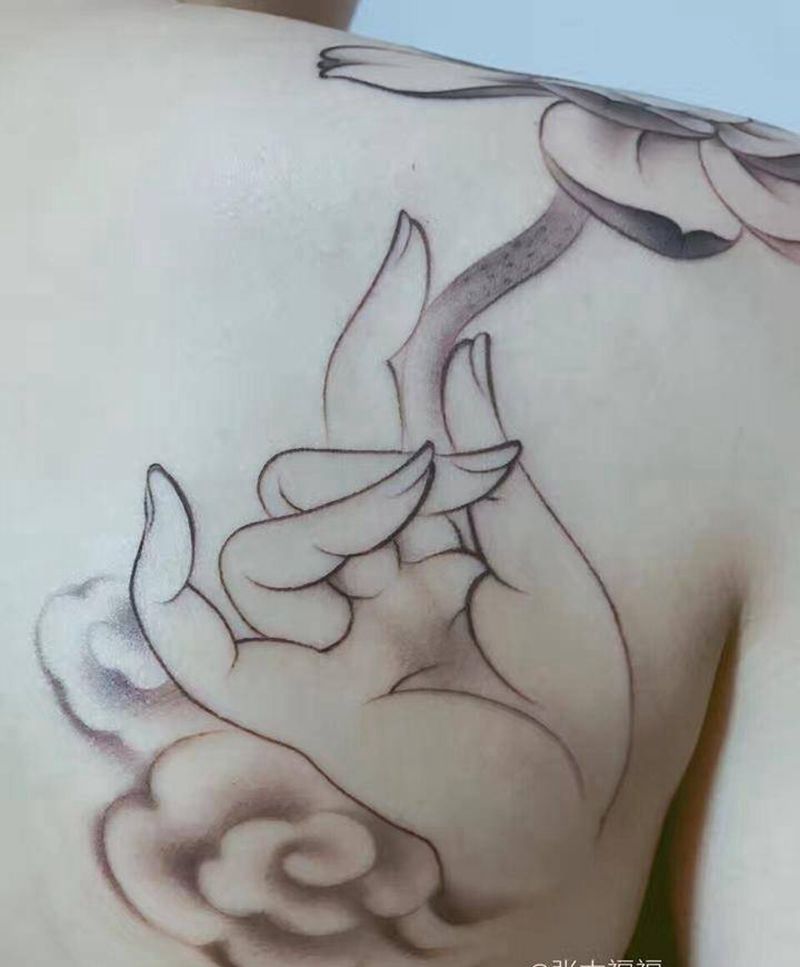 原创佛手莲花纹身图片_原创成品背部肩部传统国画植物人物宗教女生纹身图案