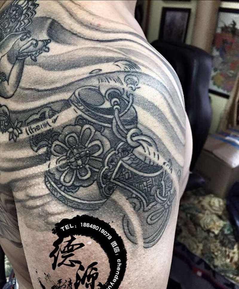 福锤纹身图片_手臂纹身图案