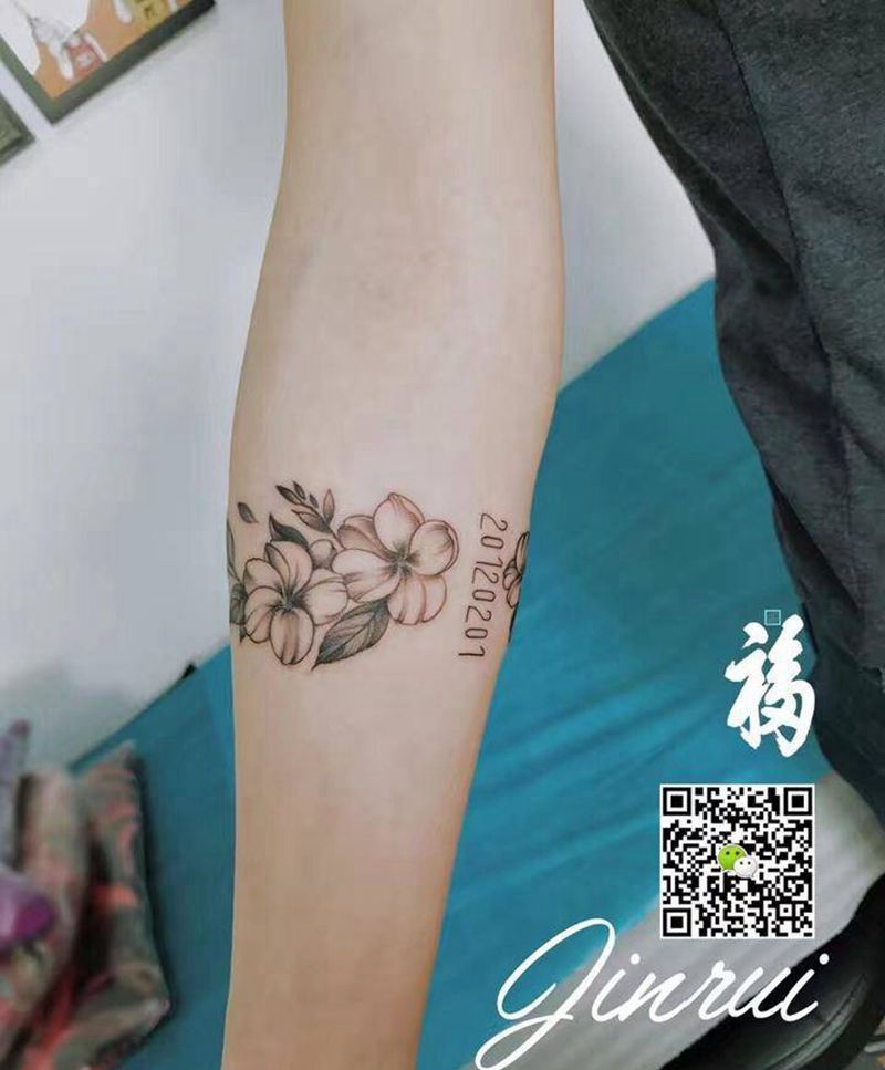 花环臂环纹身图片_成品手臂清新植物女生臂环纹身图案