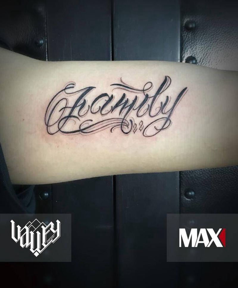 花体字纹身图片_手臂欧美清新字符纹身图案