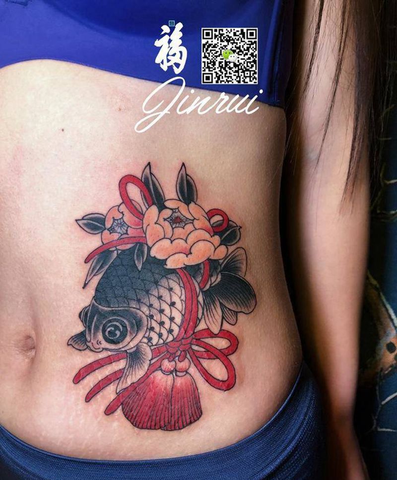 金鱼纹身图片_成品腰部腹部传统清新植物动物彩色女生日式纹身图案