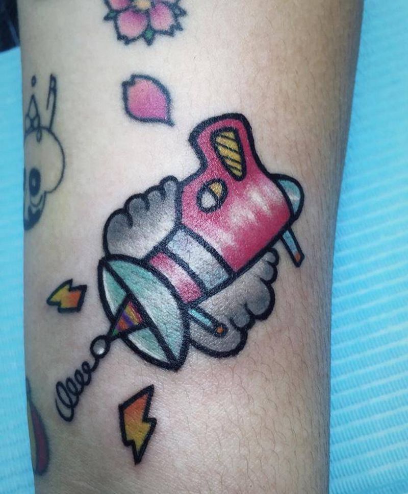 SCHOOL 激光枪纹身图片_