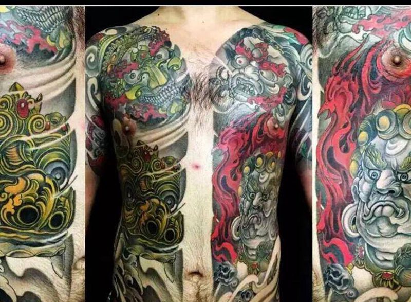 前胸开衫纹身图片_胸部成品传统人物纹身图案