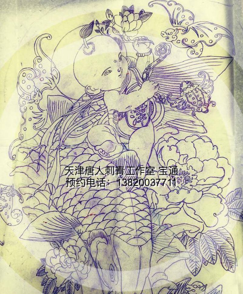 手搞满背纹身图片_