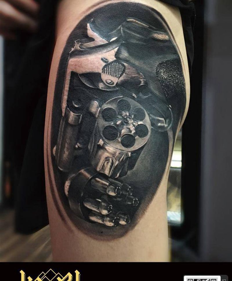 大腿 左轮纹身图片_腿部欧美写实纹身图案