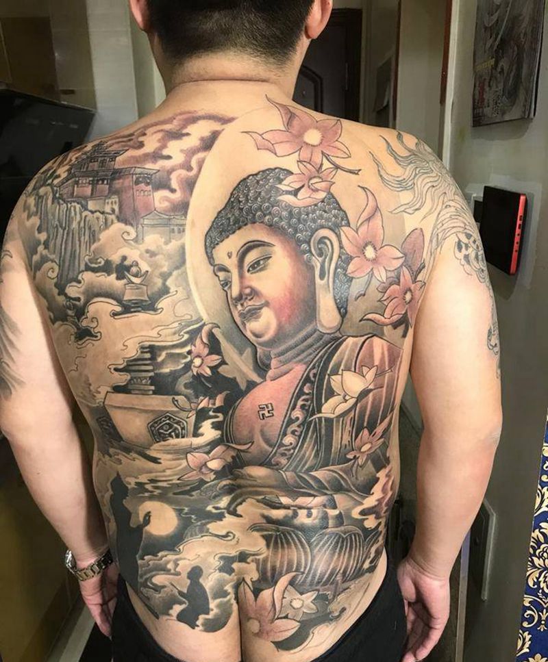 满背佛纹身图片_