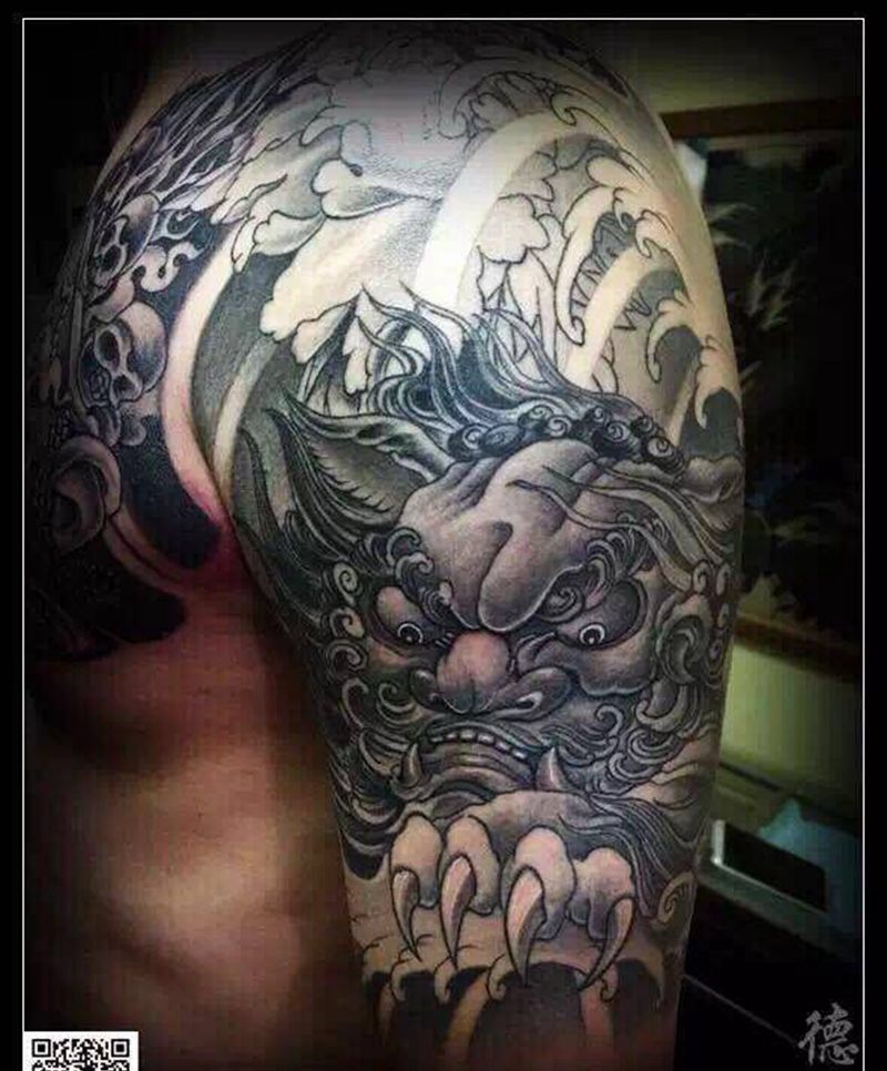 半甲纹身图片_胸部肩部成品传统纹身图案