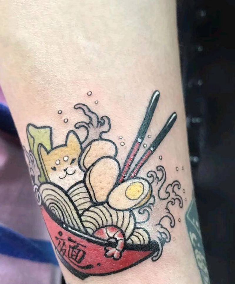 日式小清新纹身图片_腰部手部柴犬拉面日式纹身图案