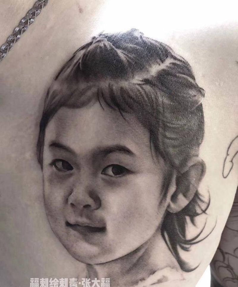 写实人物肖像纹身图片_成品胸部肖像写实人物纹身图案