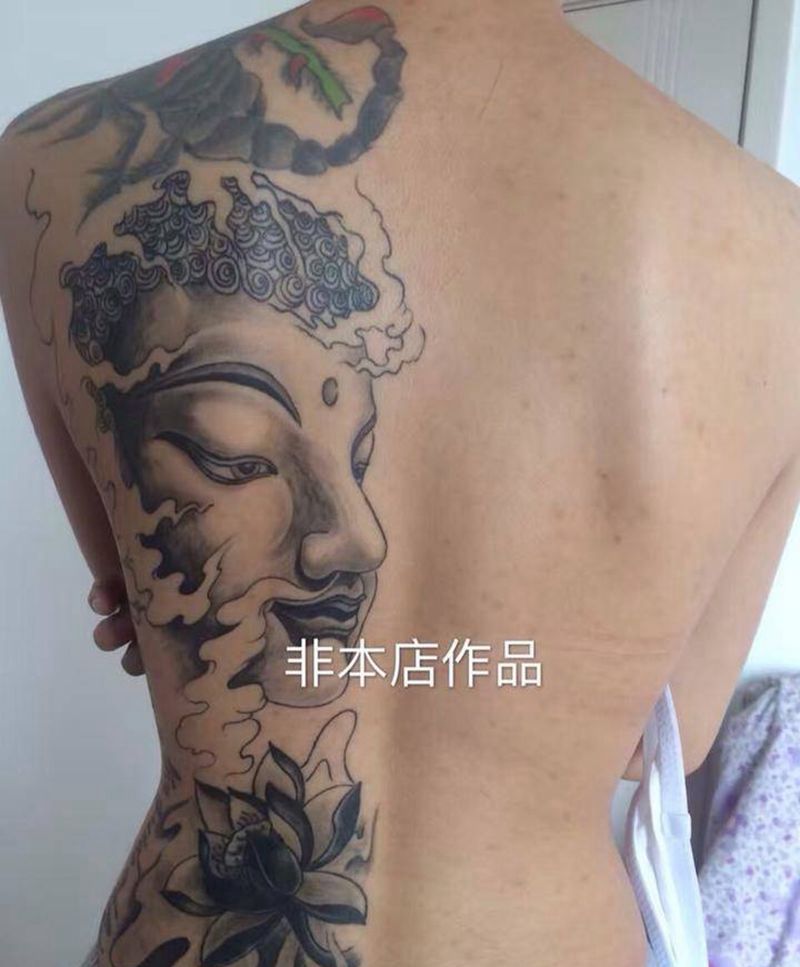 修改后背佛加凤凰改满背凤凰线条以纹身图片_