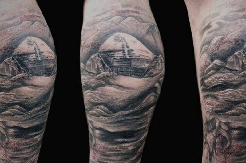 冈仁泼齐 雪山纹身图片_