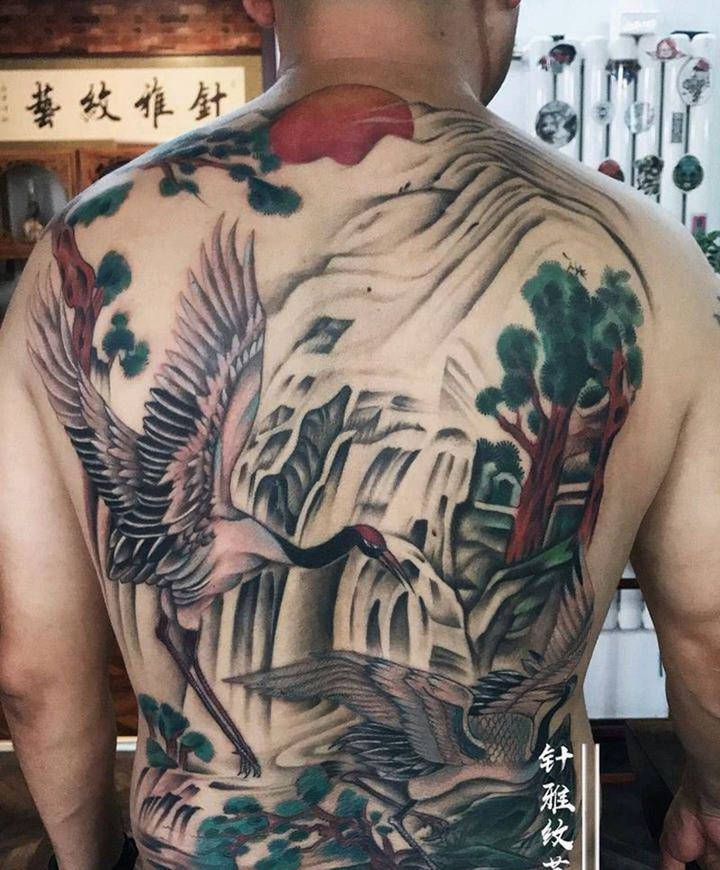满背仙鹤纹身图片_