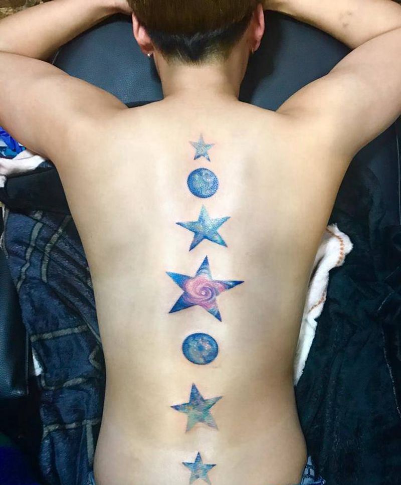 星月脊椎纹身图片_
