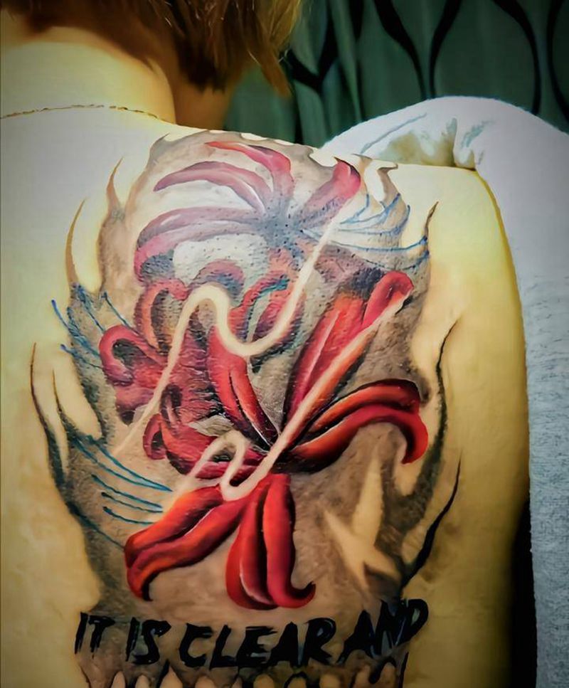 彼岸花纹身图片_肩部新传统纹身图案