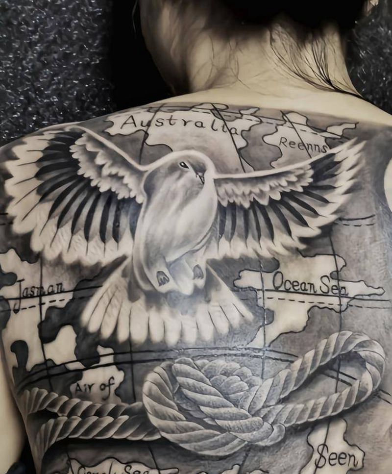 欧美半背纹身图片_背部欧美写实纹身图案