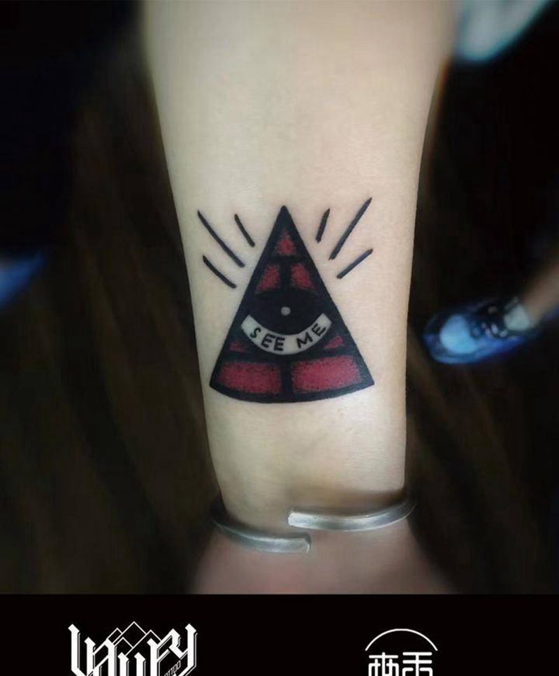 School三角纹身图片_手臂图腾New School纹身图案