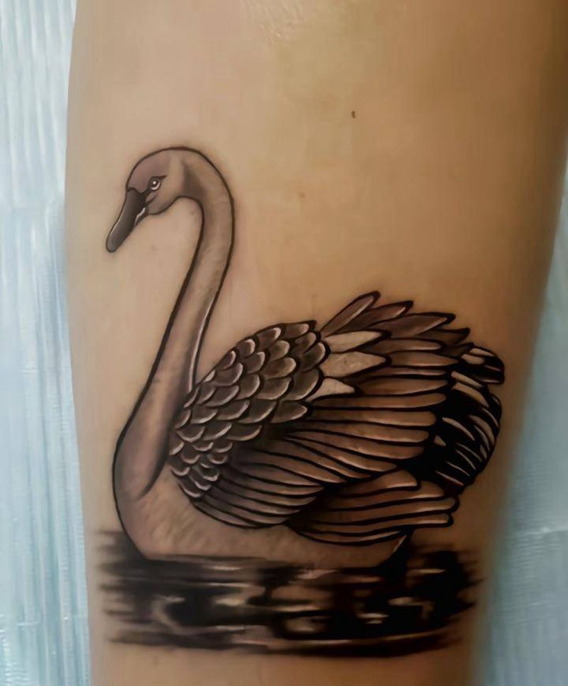 脚踝天鹅纹身图片_腿部新传统纹身图案