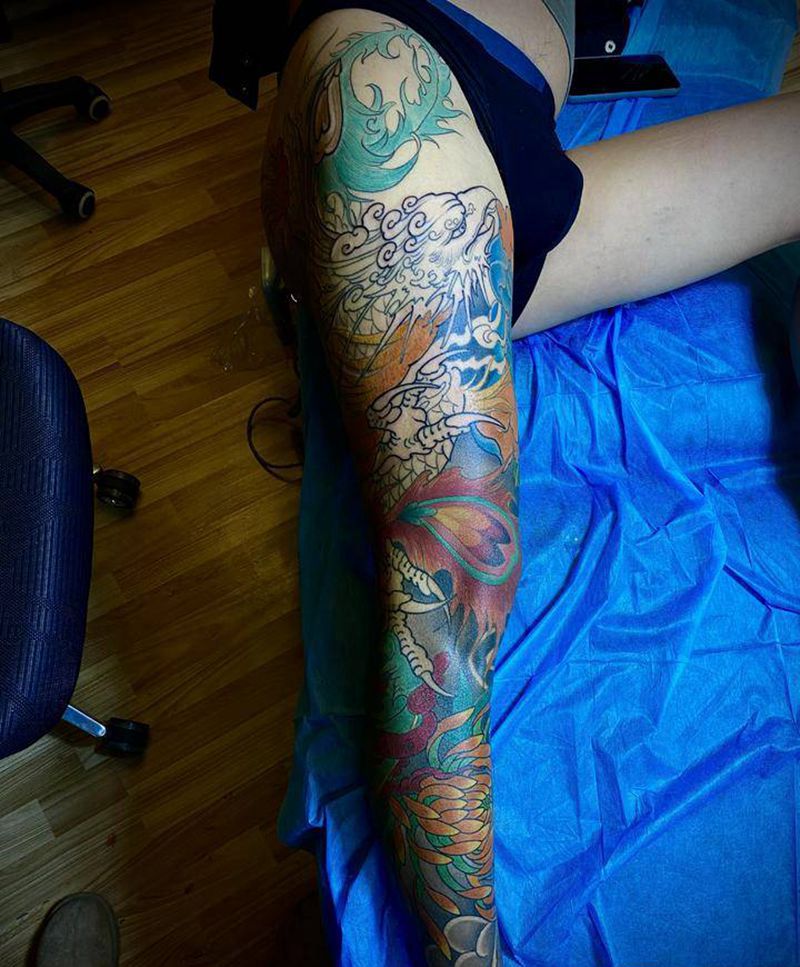 凤凰纹身图片_腿部新传统纹身图案