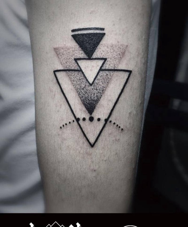 几何图腾纹身图片_成品手臂肩部欧美清新几何图腾纹身图案