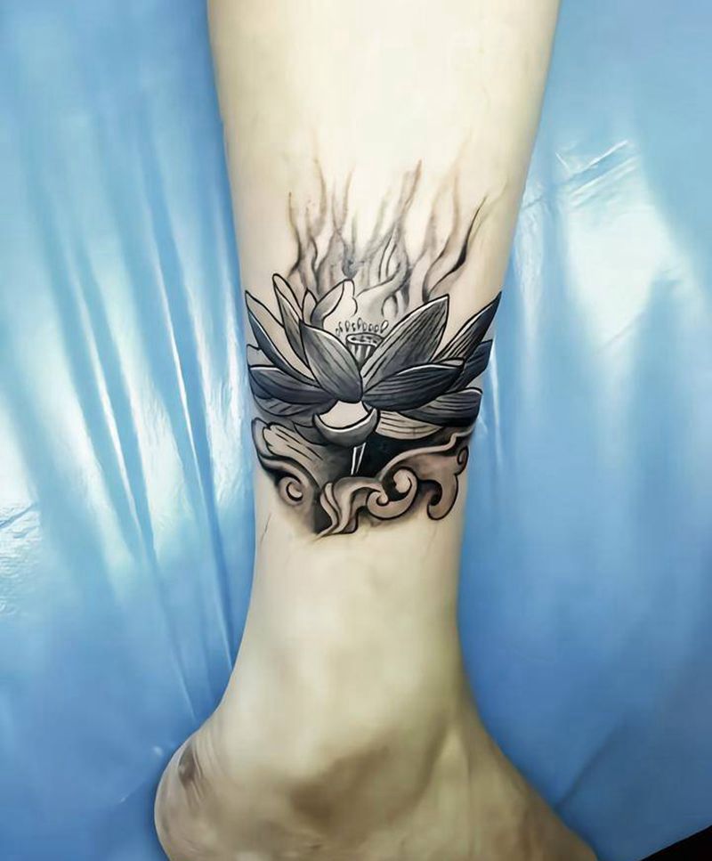 脚踝荷花纹身图片_腿部新传统纹身图案