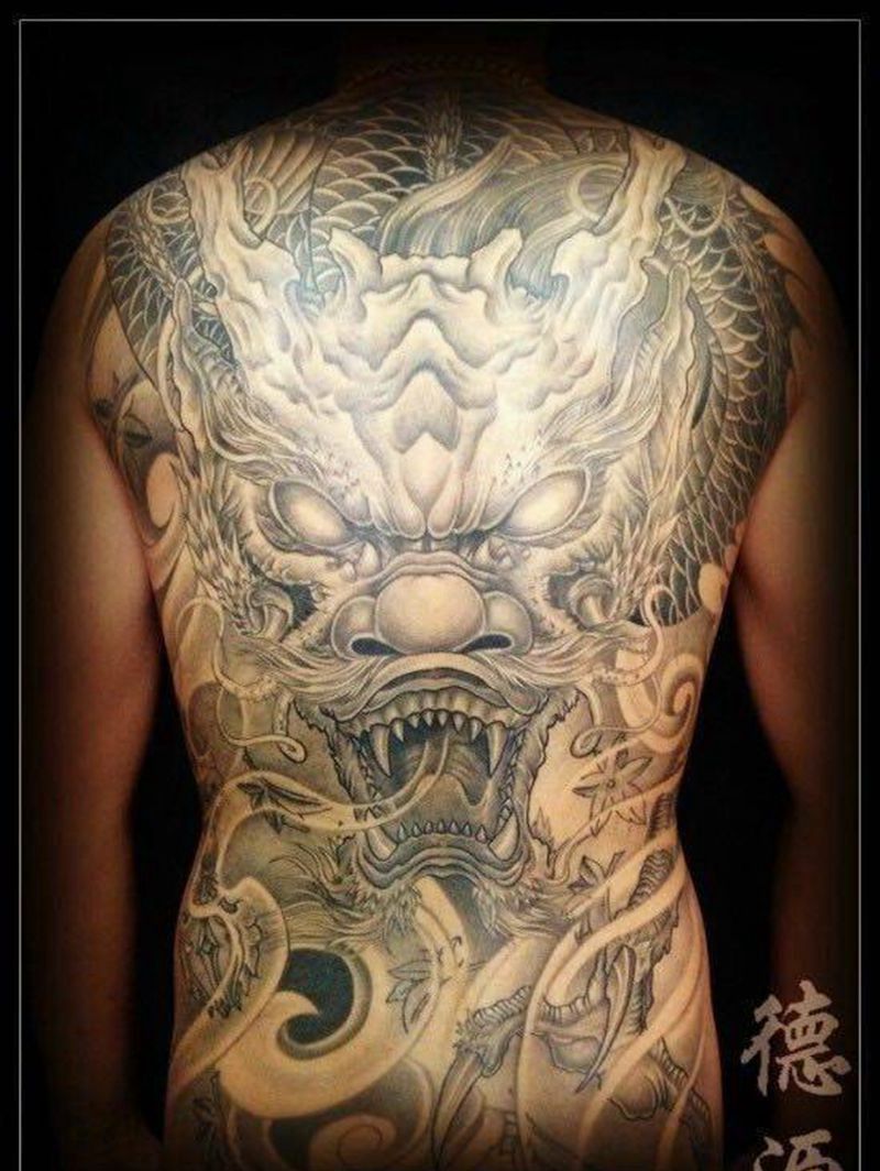 满背 龙纹身图片_背部传统纹身图案
