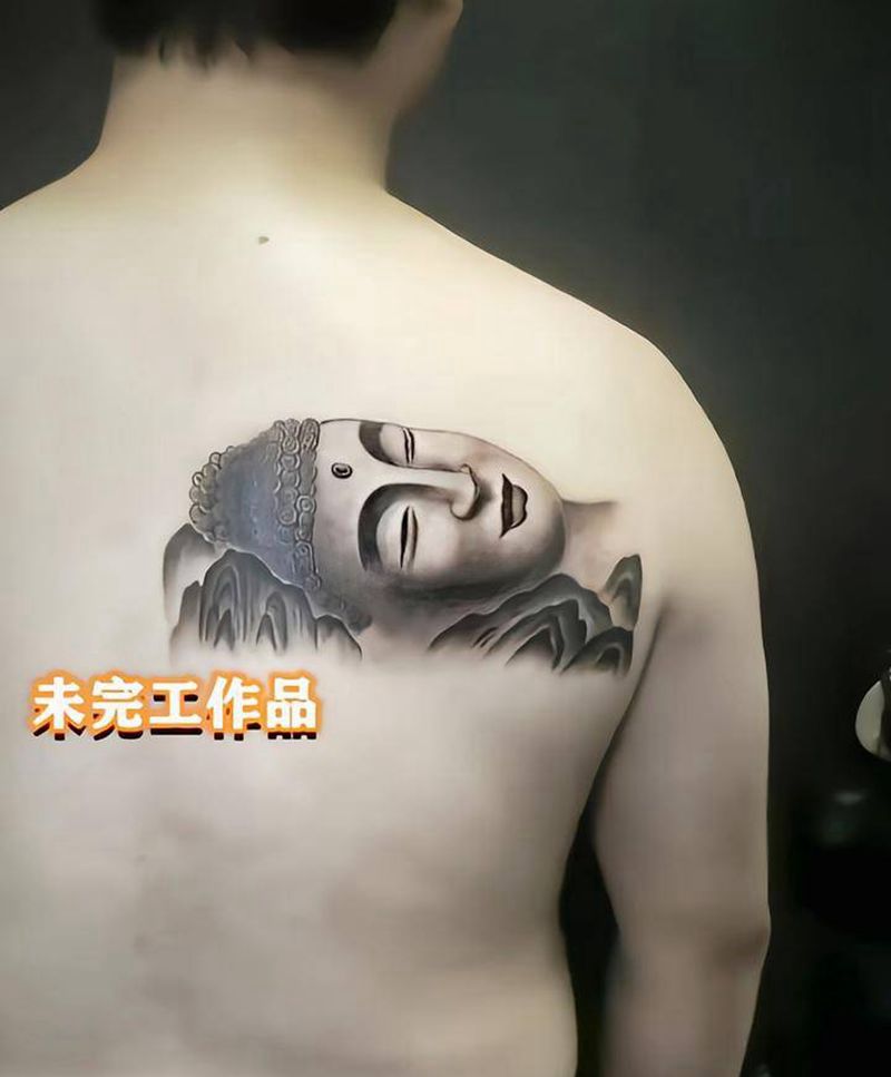 肩部佛像，未完工纹身图片_肩部新传统纹身图案