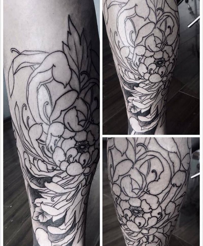 包小腿菊花纹身图片_